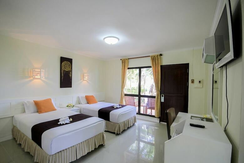 Hotel Coral Island Resort