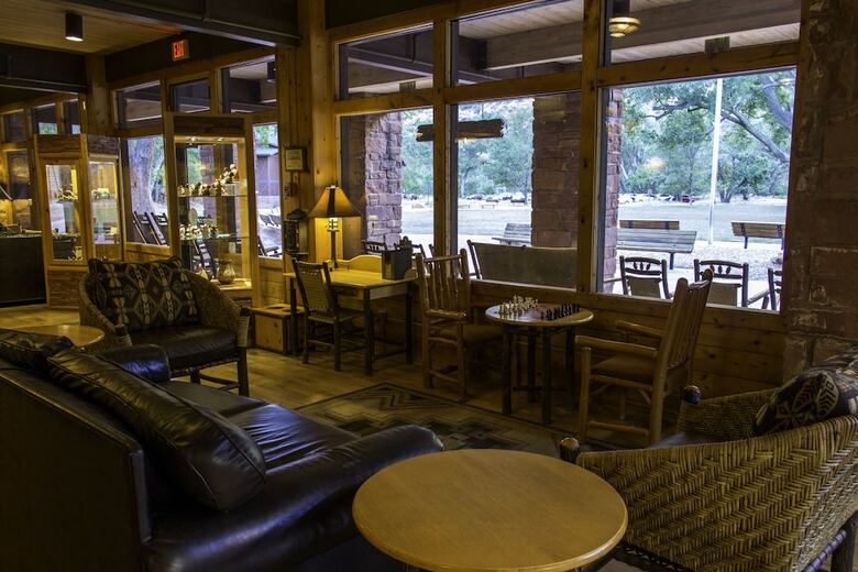 Hotel Zion Lodge - Inside The Park