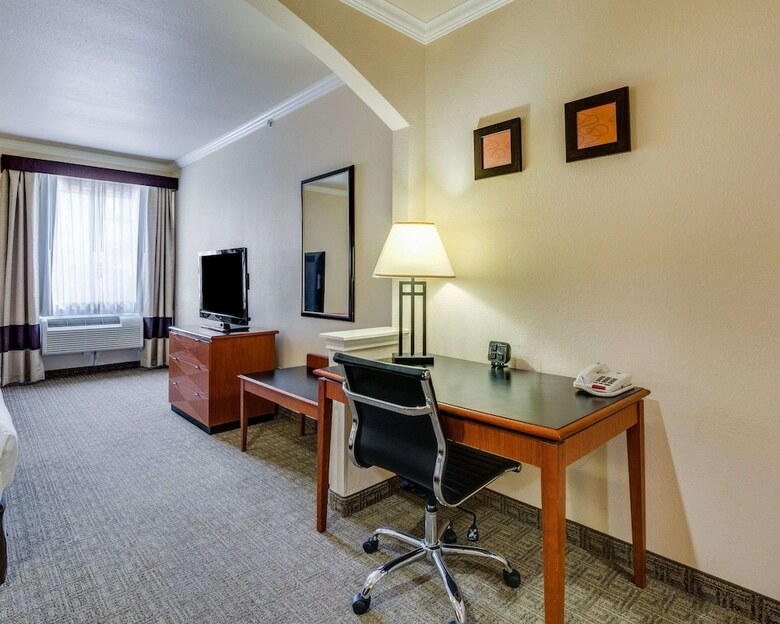 Hotel Comfort Suites Deer Park Pasadena