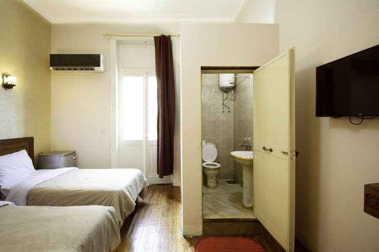 Hotel Minerva Downtown Hostel