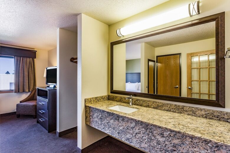 Hotel Americinn By Wyndham Hampton