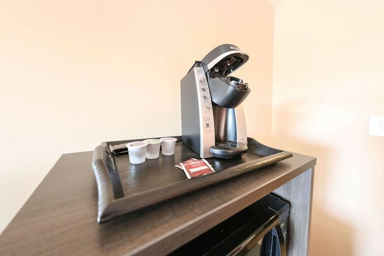 Hotel Howard Johnson By Wyndham Winnipeg West