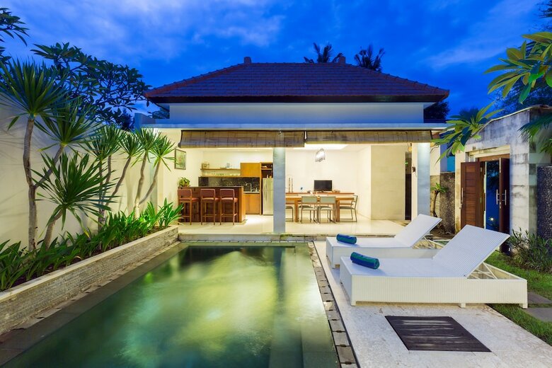 Odika Lovina House And Villa