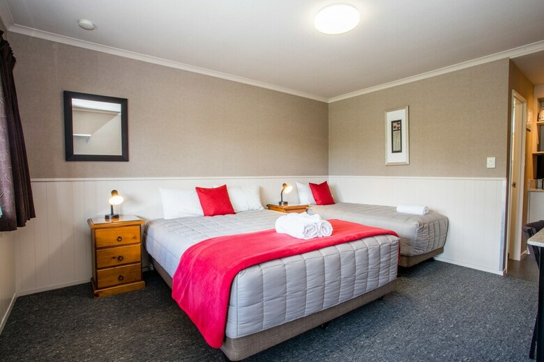 Te Anau Top 10 Holiday Park