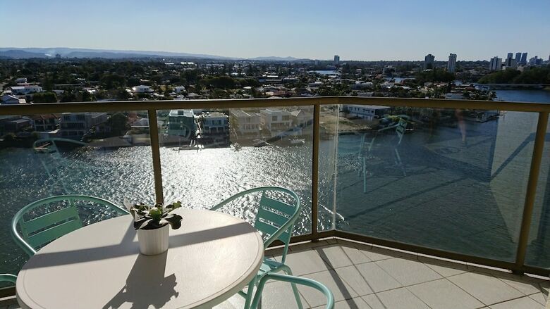 Surfers Hawaiian Holiday Apartments