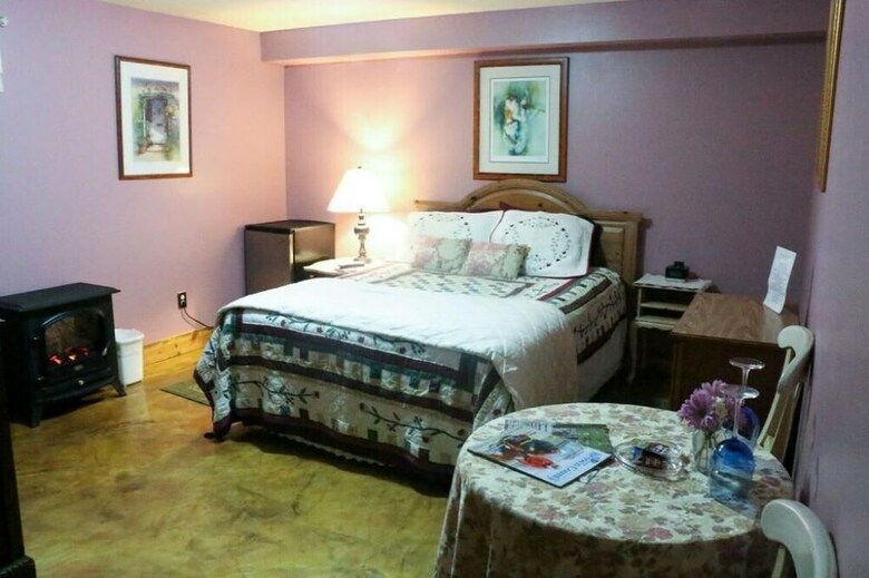 Bed & Breakfast Lil Black Bear Inn