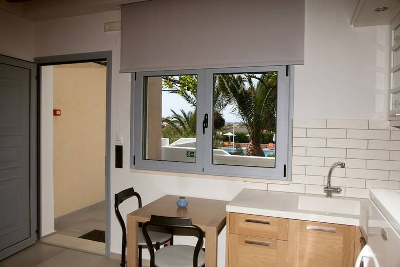 Aparthotel Artemis Village Apartments & Studios