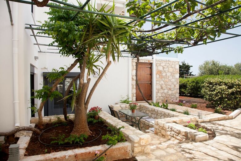 Aparthotel Artemis Village Apartments & Studios