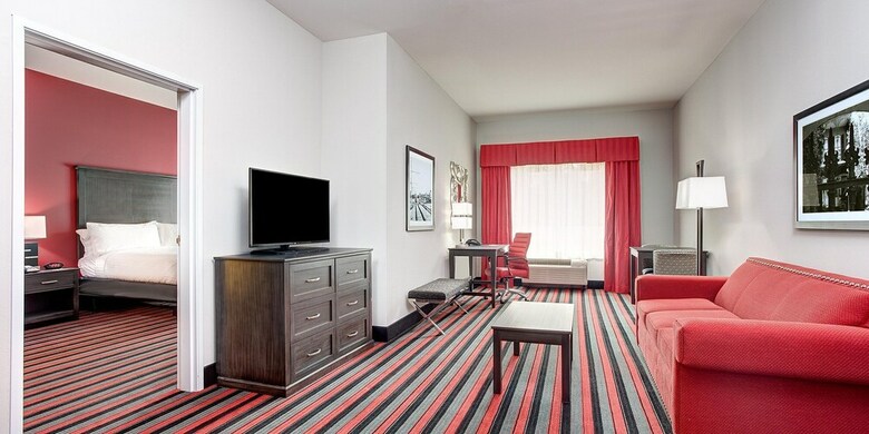 Holiday Inn Hotel & Suites Lafayette North