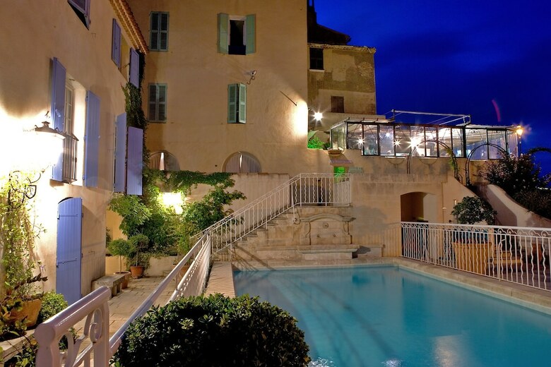 Hotel Boutique H�tel - Hostellerie B�rard & Spa