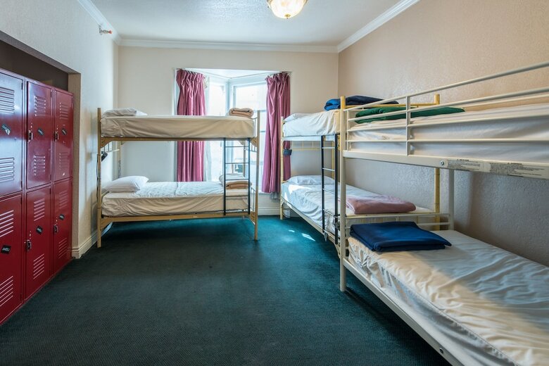Hostal Amsterdam Hostel