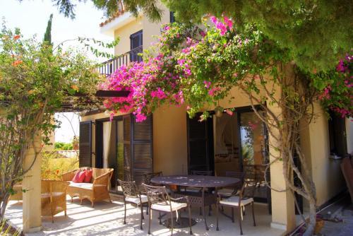 Kamares Villa