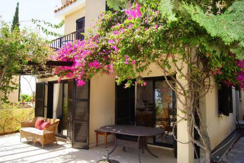 Kamares Villa