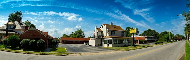 Motel Coach House
