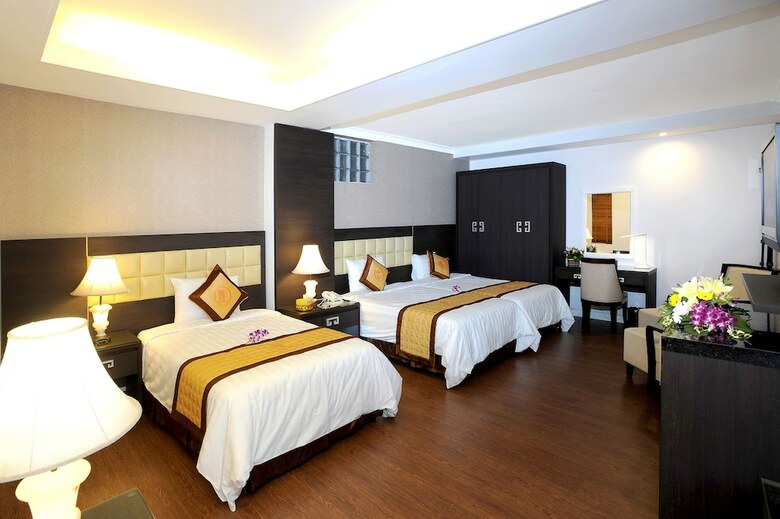 New Era Hotel And Villa