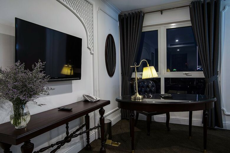 New Era Hotel And Villa