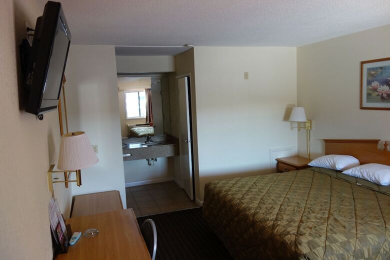 Motel Vip Inn And Suites