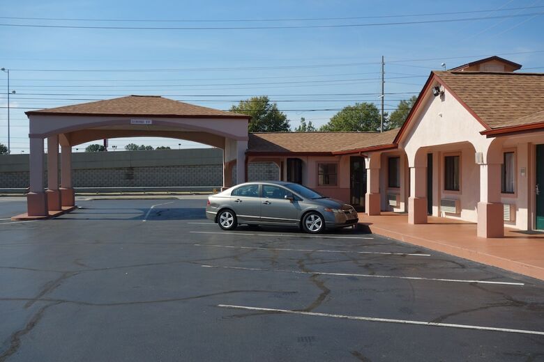 Motel Vip Inn And Suites