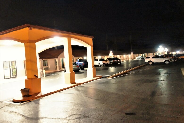 Motel Vip Inn And Suites