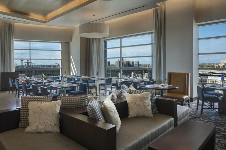 Hotel Buffalo Marriott At Lecom Harborcenter