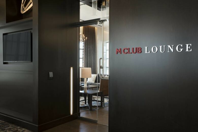 Hotel Buffalo Marriott At Lecom Harborcenter