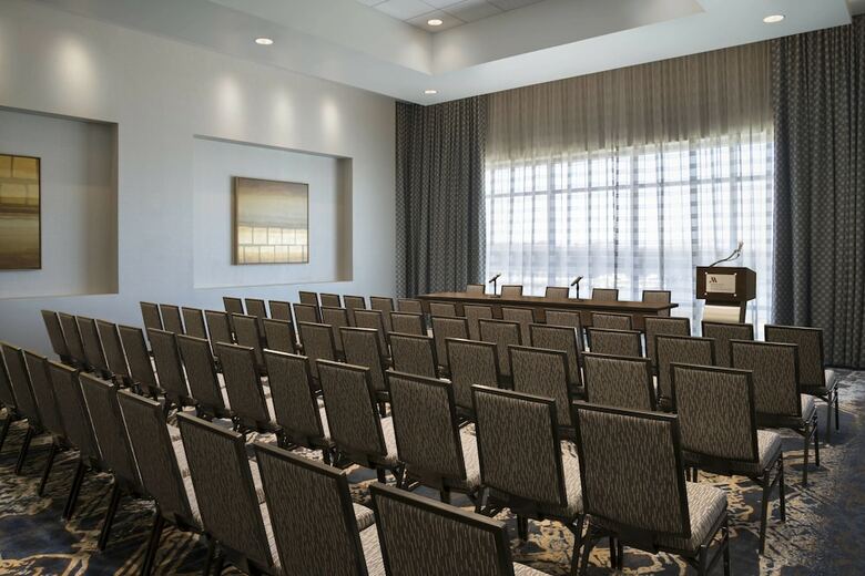 Hotel Buffalo Marriott At Lecom Harborcenter