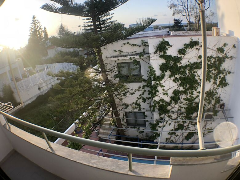 Oleander Apartments