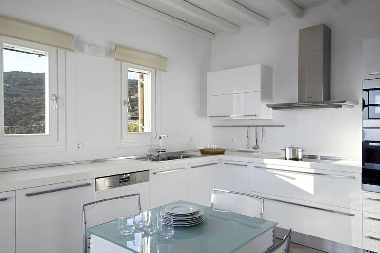 Villa Elia White Residence