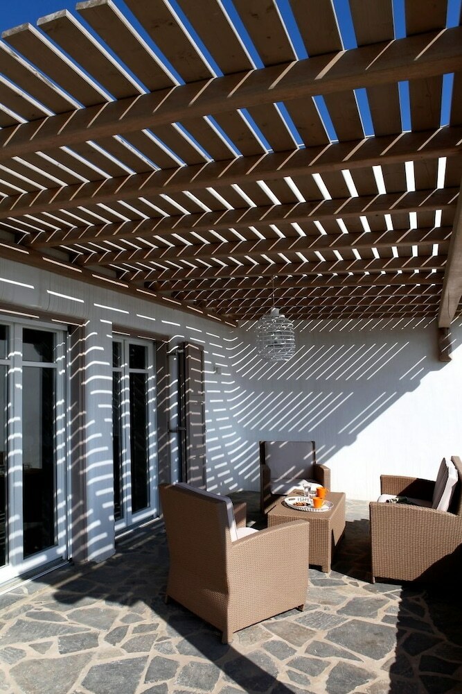 Villa Elia White Residence