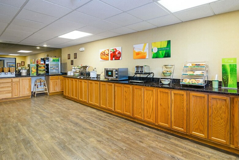 Hotel Quality Inn & Suites