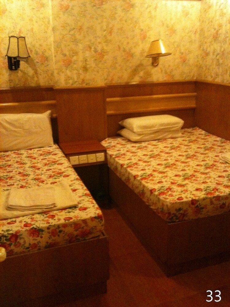 Hotel New Garden Hostel