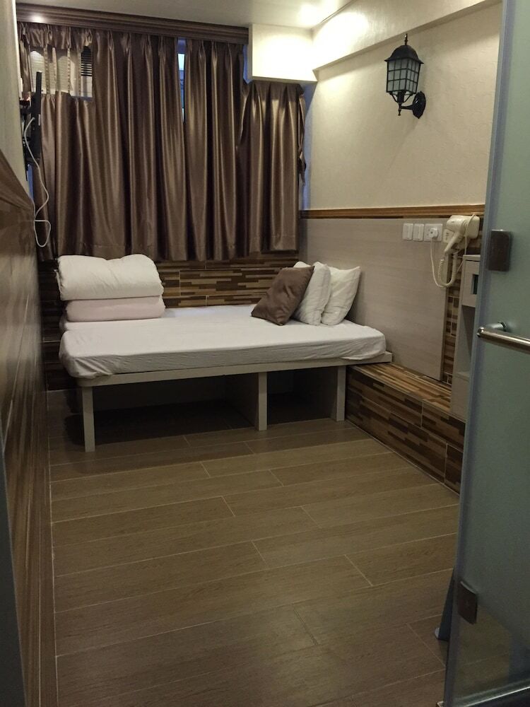 Hotel New Garden Hostel