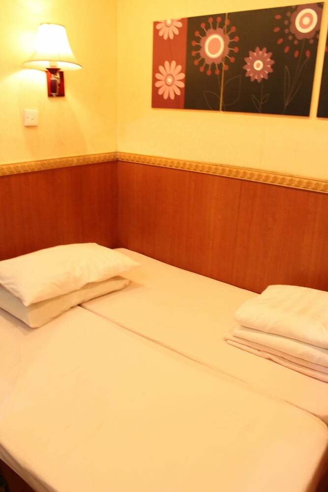 Hotel New Garden Hostel