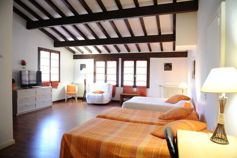 Hotel Restaurant Du Pont D'ascain