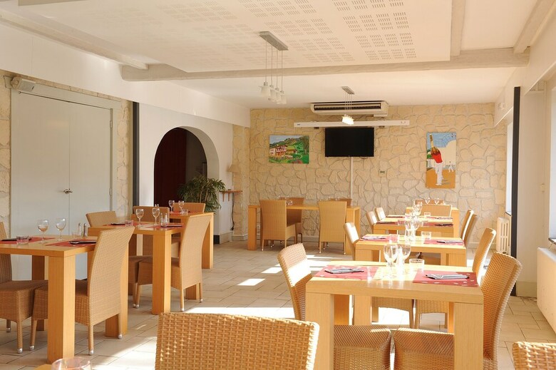 Hotel Restaurant Du Pont D'ascain