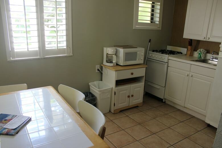 Shoreline Suites & Cabana Cottages