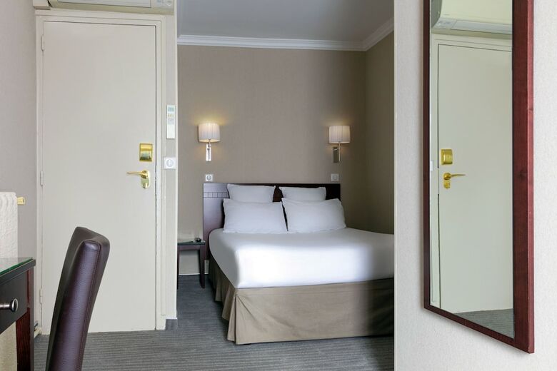 Hotel H�tel Saint Cyr Etoile
