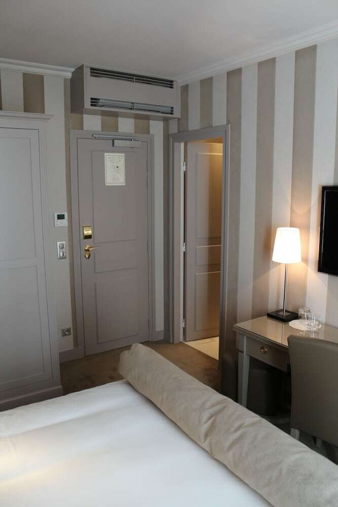 Hotel H�tel Saint Cyr Etoile