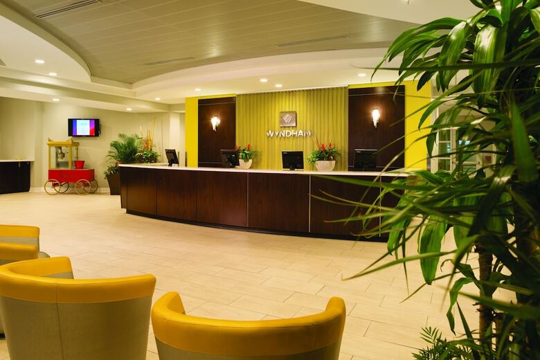 Hotel Club Wyndham Ocean Boulevard