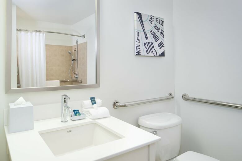 Hotel Four Points By Sheraton Louisville Airport
