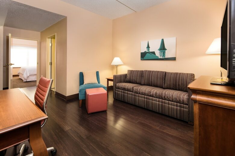 Hotel Four Points By Sheraton Louisville Airport