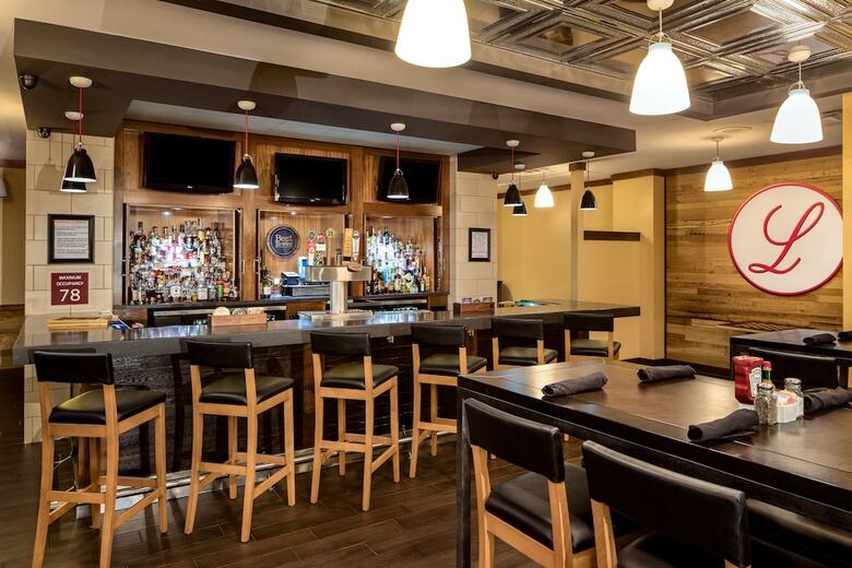 Hotel Four Points By Sheraton Louisville Airport