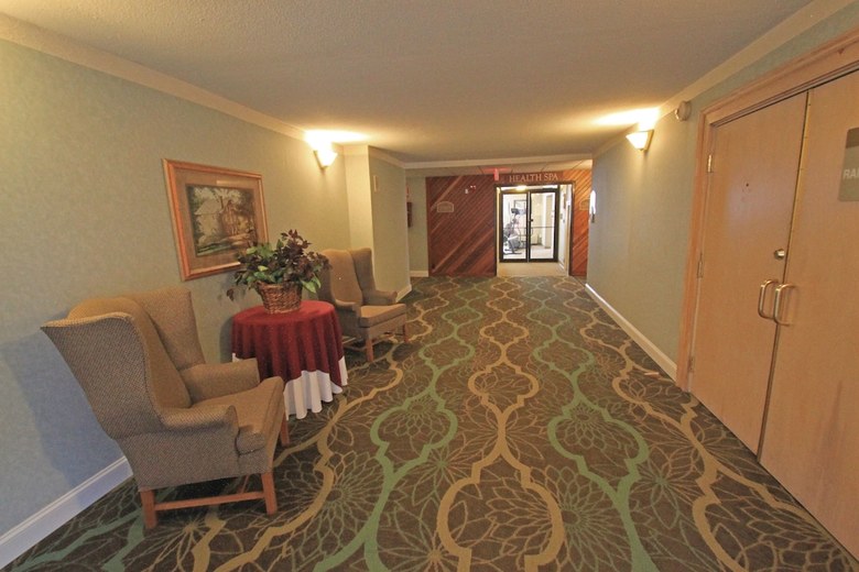 Hotel Fireside Inn & Suites