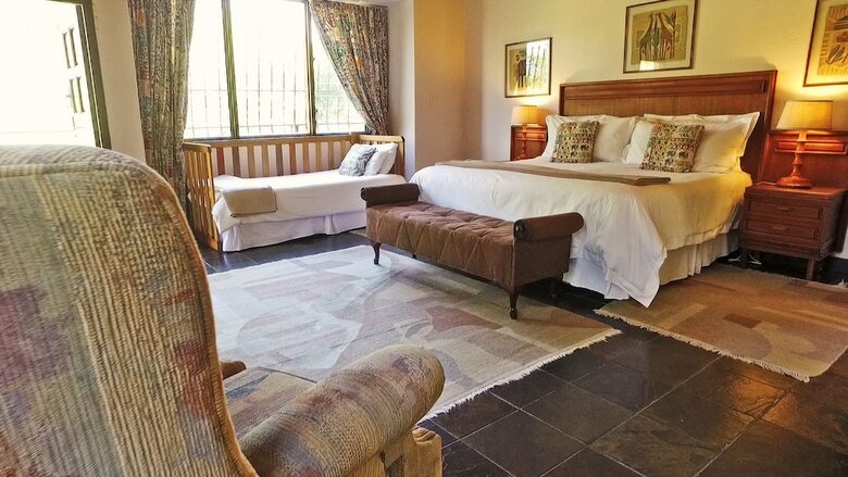 Hotel Laughing Waters Guest House