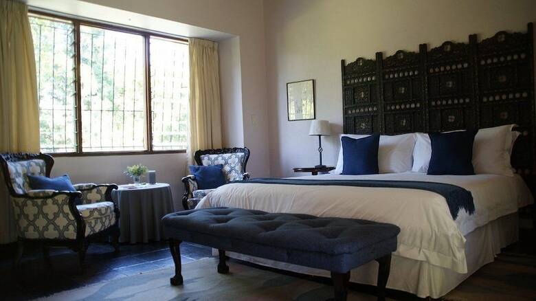 Hotel Laughing Waters Guest House