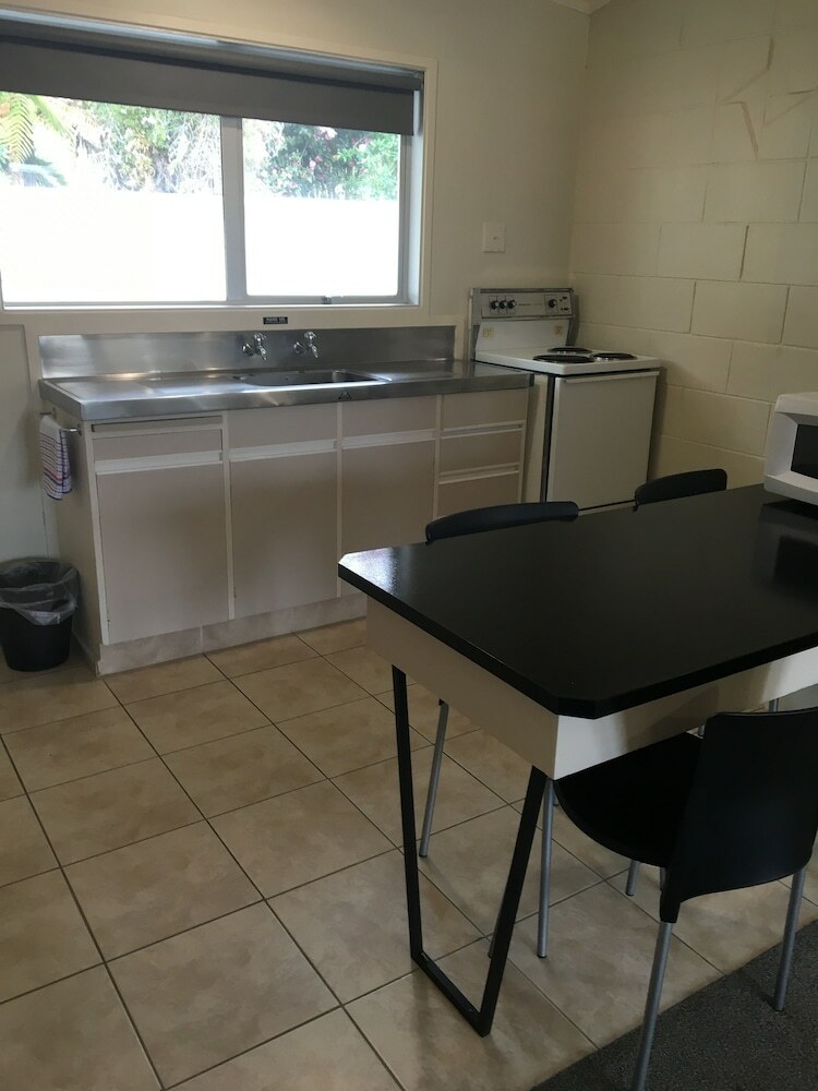 Fountain Court Motel