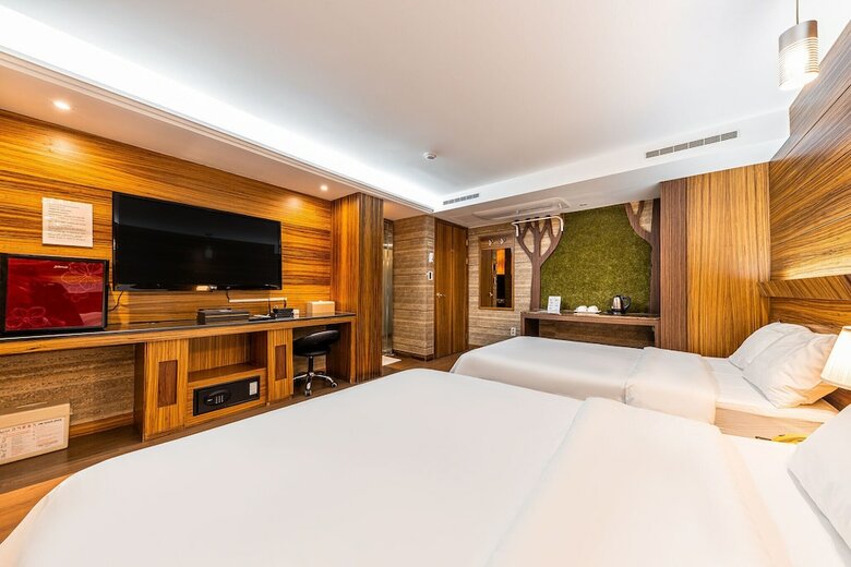 Friendly Dh Naissance Hotel By Mindrum Group