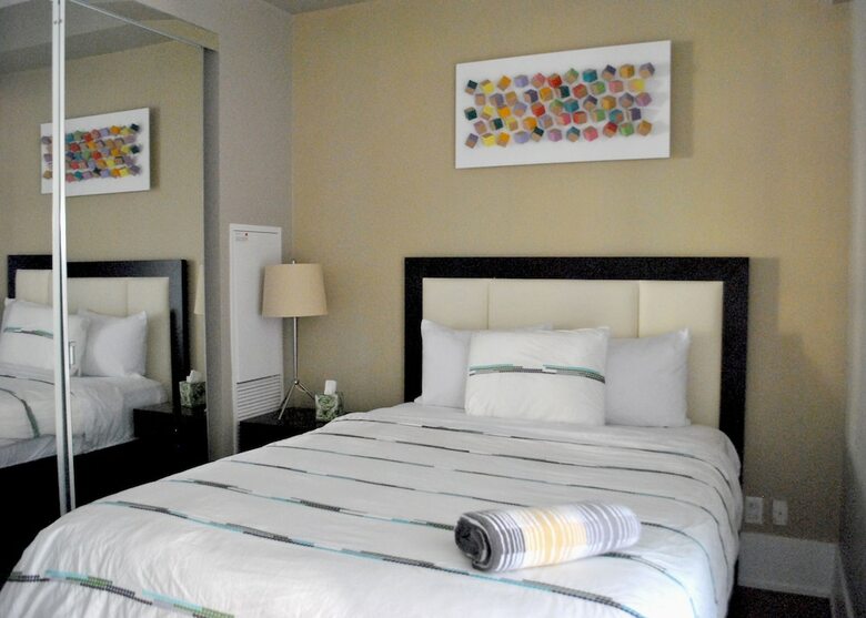Apartamentos Livingsuites Toronto - Front & John