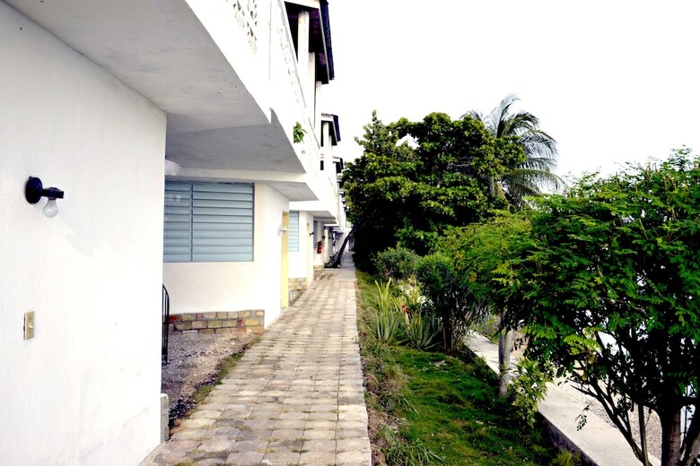 Ouanga Bay Beach Hotel