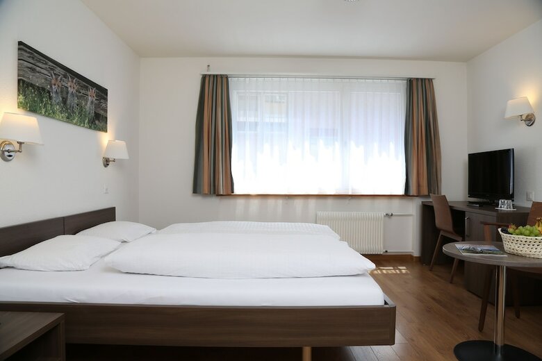 Hotel Crystal